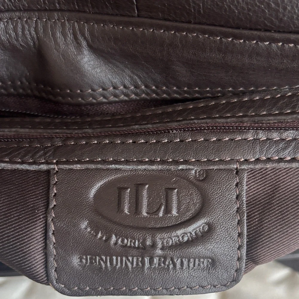 ILI New York Toronto Dark Brown Genuine Leather Messenger Bag